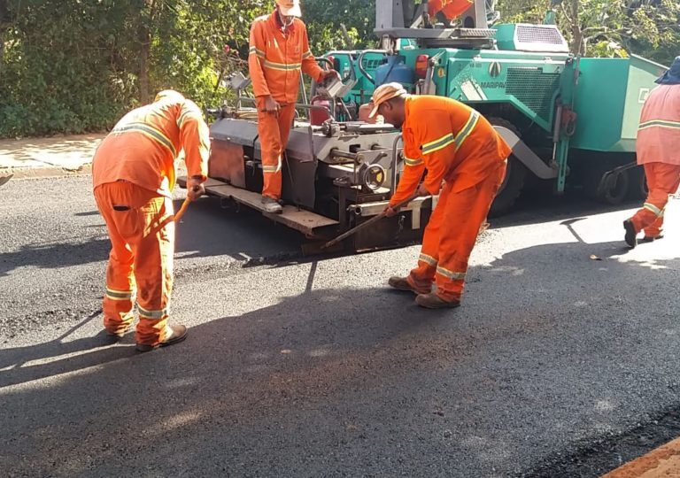 Prefeitura retoma pavimentação de R$ 1,6 mi em Lácio após decisão