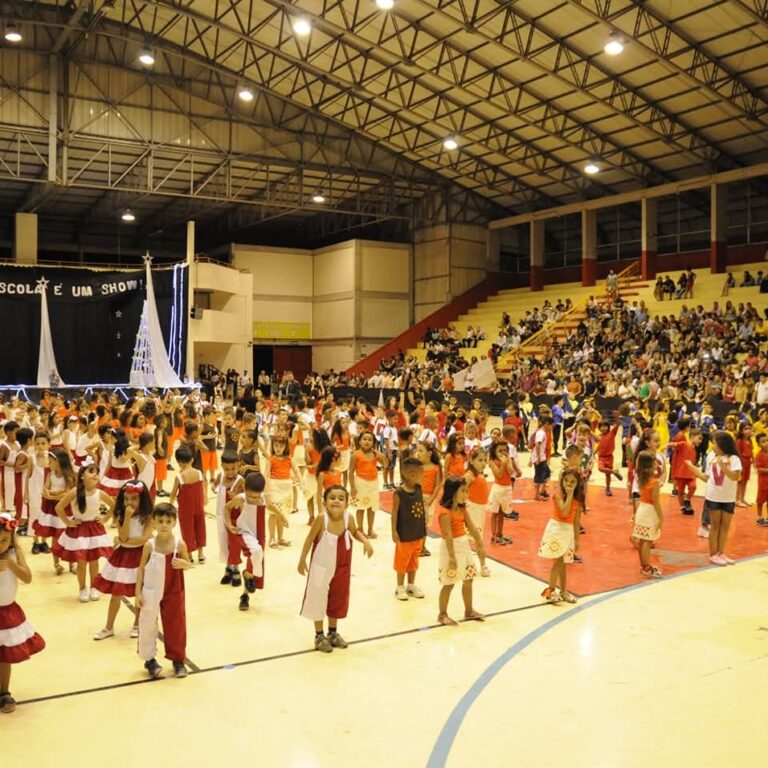 Arena de Esportes de Pompeia sedia formaturas dos ensinos infantil e fundamental nesta sexta