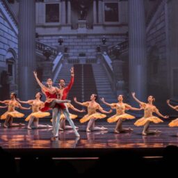 São Paulo Companhia de Dança tem sessão gratuita neste sábado no Teatro de Garça