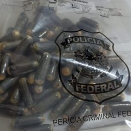 Depois de dois dias, boliviano preso em Garça com drogas no estômago expele 90 cápsulas