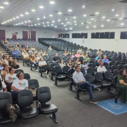 Servidores da Saúde e Educação participam do ciclo de palestras e debates do TEA Itinerante