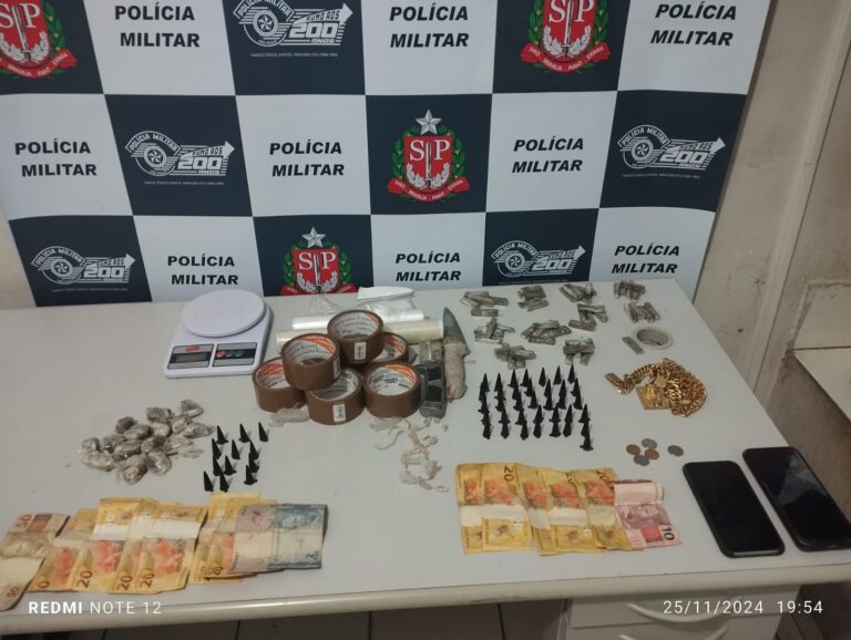 Em Pompeia, dupla é presa por tráfico de drogas durante ação da Polícia Militar