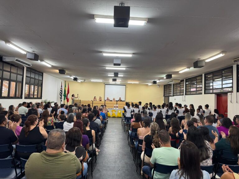 Educação de Marília premia classificados na 3ª Olimpíada Municipal de Matemática