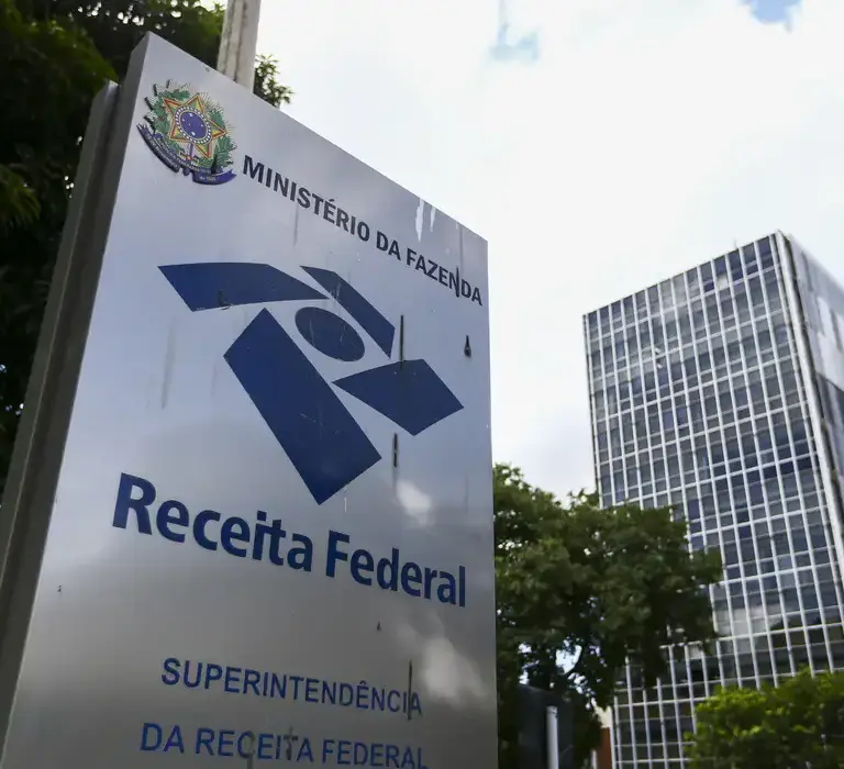 Arrecadação federal em outubro fecha com maior resultado em 30 anos