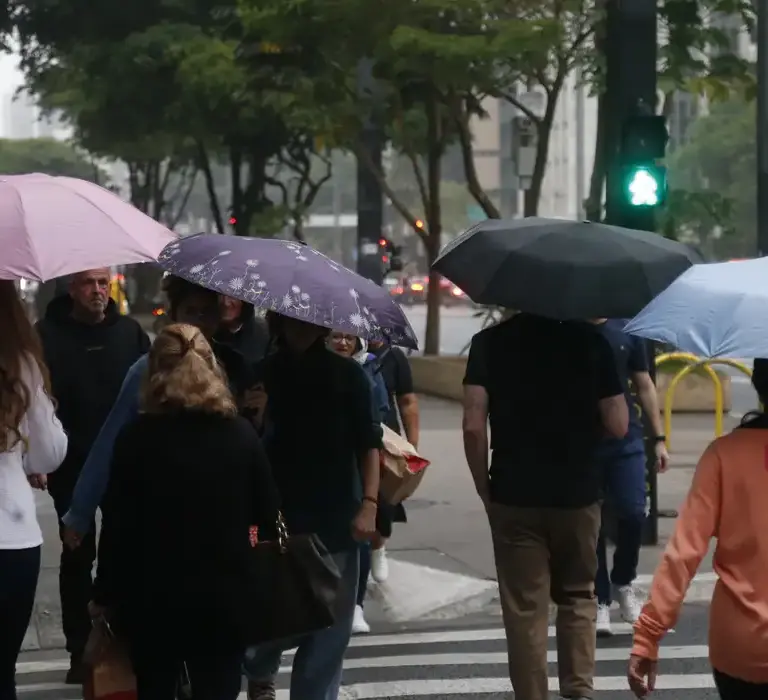 Meteorologia prevê chuvas volumosas para boa parte do país neste fim de semana