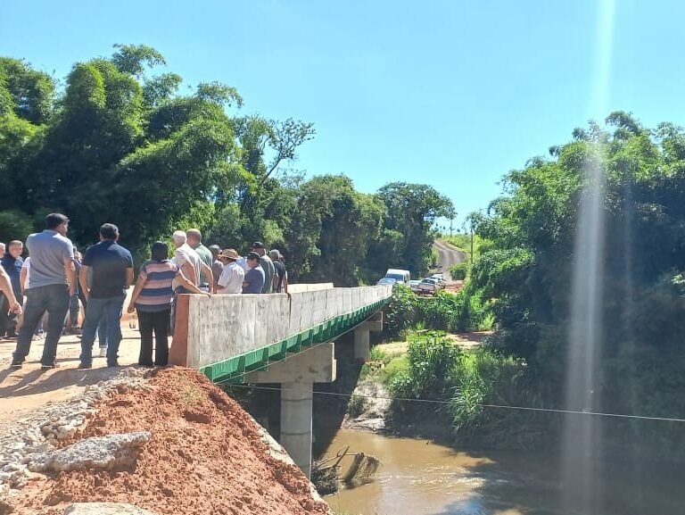 Prefeitura de Marília entrega ponte Emil Razuk no distrito de Avencas