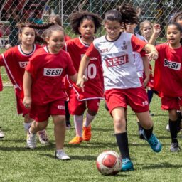 Futebol Feminino chega ao Sesi Marília e atende meninas de seis a 15 anos de idade