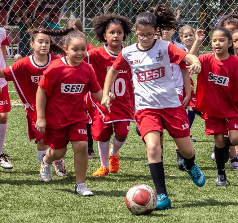 Futebol Feminino chega ao Sesi Marília e atende meninas de seis a 15 anos de idade