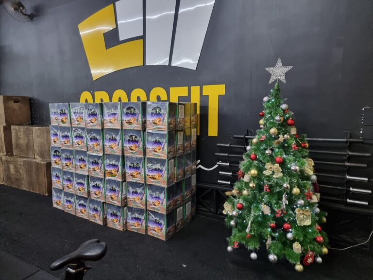 Alunos do CrossFit Marília arrecadam cestas básicas para doações de Natal