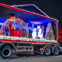 Caravana de Natal da Coca-Cola passa por Marília nesta quarta-feira