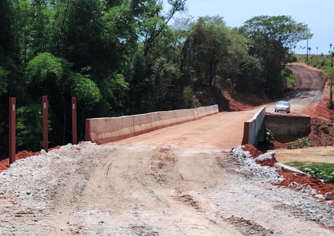 Prefeitura adia conclusão de ponte que  encurta logística rural