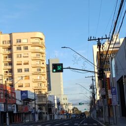 Segunda-feira ensolarada antecipa Natal chuvoso em Marília, prevê IPMet