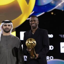 Vini Jr ganha outro prêmio de melhor jogador do mundo, agora pela Globe Soccer Awards