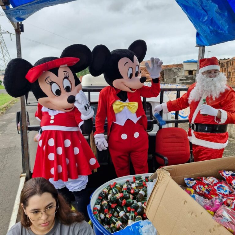 Projeto Colecionadores de Sorrisos distribui alegria no Natal em Marília