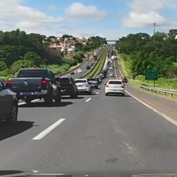 Pedestre é atropelado no Contorno e trânsito tem obstrução