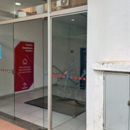 Funcionários constatam arrombamento em posto bancário anexo à Prefeitura de Marília