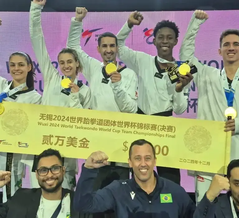 Brasil é bicampeão por equipes na Copa do Mundo de taekwondo na China