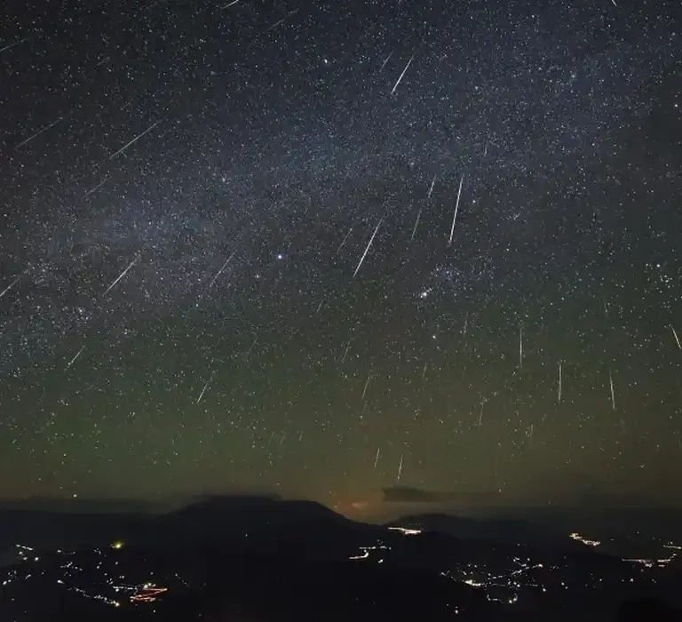 Última grande chuva de meteoros do ano ocorre na noite desta sexta-feira