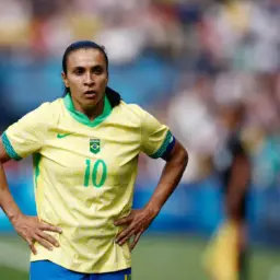 Brasileira Marta vence 1º Troféu Marta de gol mais bonito do ano pela Fifa