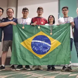 Brasileiros ganham medalhas em Olimpíada de Astronomia e Astronáutica