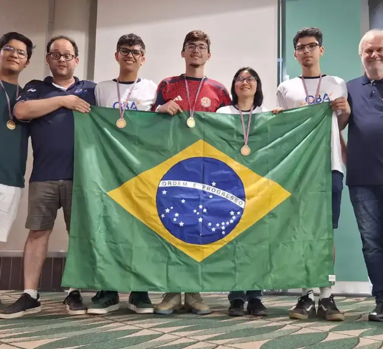 Brasileiros ganham medalhas em Olimpíada de Astronomia e Astronáutica