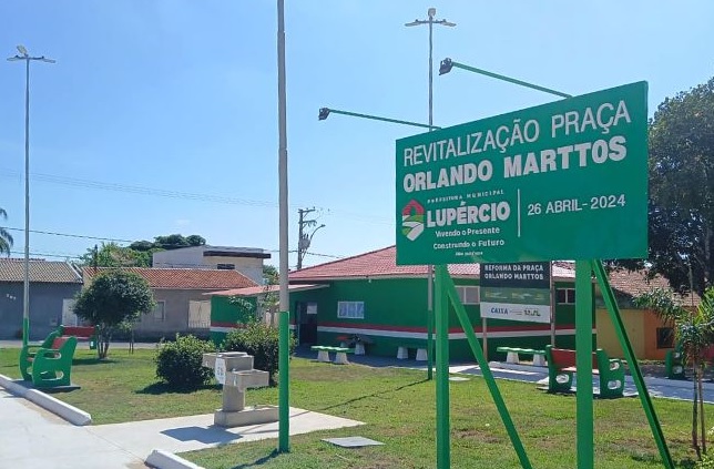 Natal Iluminado é acionado nesta terça na praça do distrito de Santa Terezinha em Lupércio