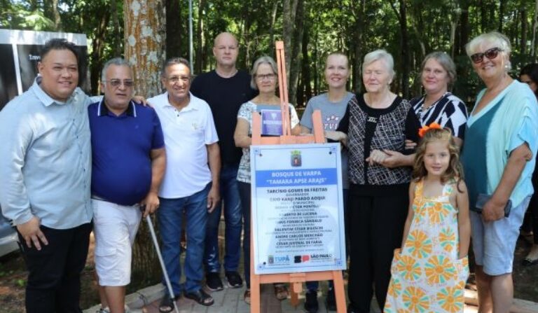 Bosque de Varpa é revitalizado e recebe cadeiras de trilha para pessoas com deficiência