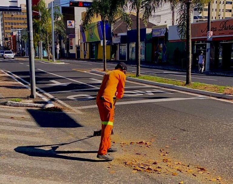 Prefeitura afirma que irá intensificar limpeza e coleta de lixo em Marília