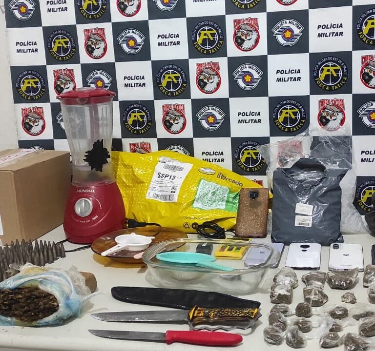 Casal é preso por tráfico e polícia apura refino de cocaína em casa