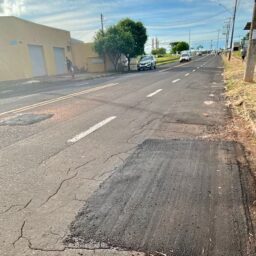 Prefeitura promove reparos na avenida Alcebíades Spadoto, na zona norte