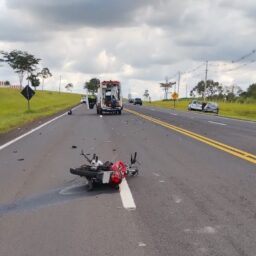 Jovem de 23 anos morre em acidente na rodovia SP-294