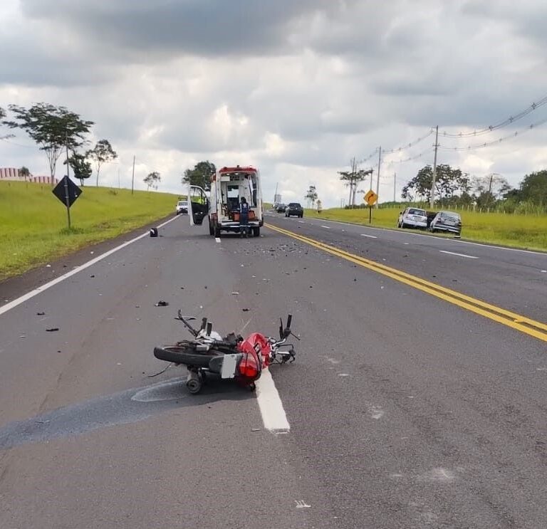 Jovem de 23 anos morre em acidente na rodovia SP-294