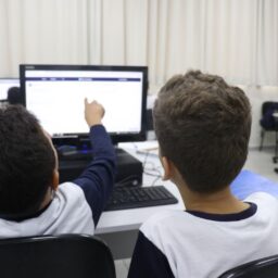 Marília cria programa que garante exame de vista a alunos do ensino fundamental