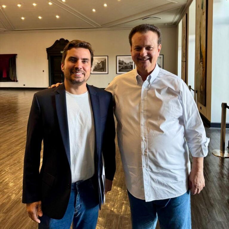 Após cirurgia, Vinicius se reúne com Kassab para discutir demandas de Marília