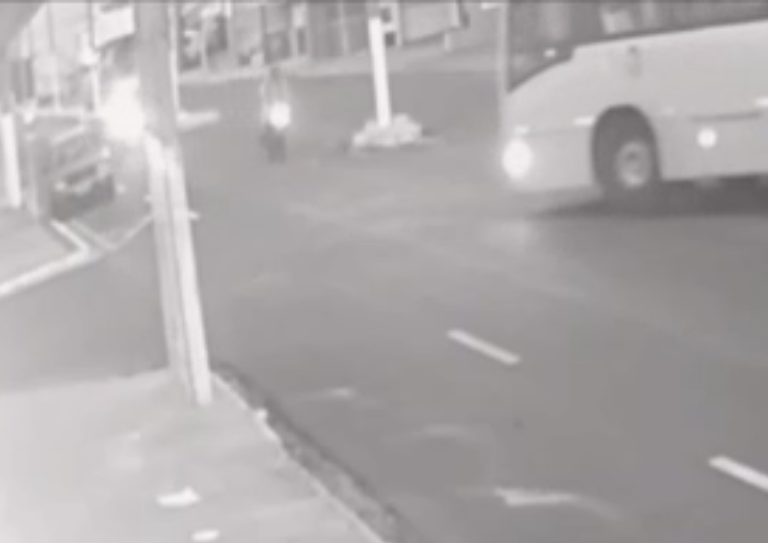 Vídeo mostra momento do acidente fatal com ônibus na zona sul