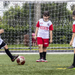 Sesi abre mais de 100 vagas gratuitas no futebol feminino em Marília