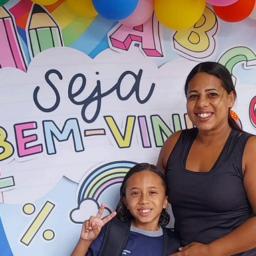 Quintana inicia ano letivo com entrega antecipada de uniformes escolares