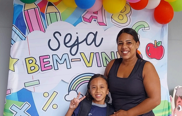 Quintana inicia ano letivo com entrega antecipada de uniformes escolares