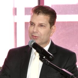 Fernando Itapuã anuncia ampliação de bônus para todos servidores públicos