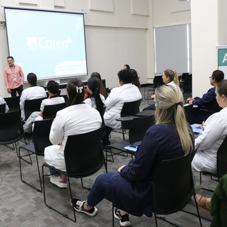 Nova Comissão de Ética de Enfermagem toma posse no HBU para fortalecer boas práticas