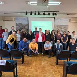 Voz e comunicação no trabalho são tema de evento para servidores municipais