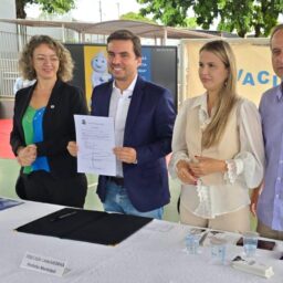 Danilo da Saúde participa de ação nas escolas e reforça importância da vacinação