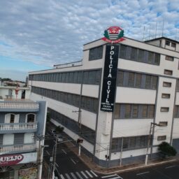 Clínica de depilação a laser fecha e polícia recebe avalanche de denúncias em Marília