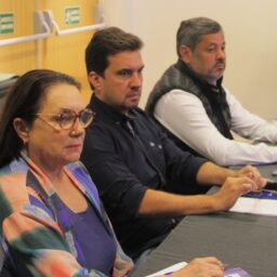 Aos 100 dias de governo, Vinicius cobra entregas e prioriza periferia