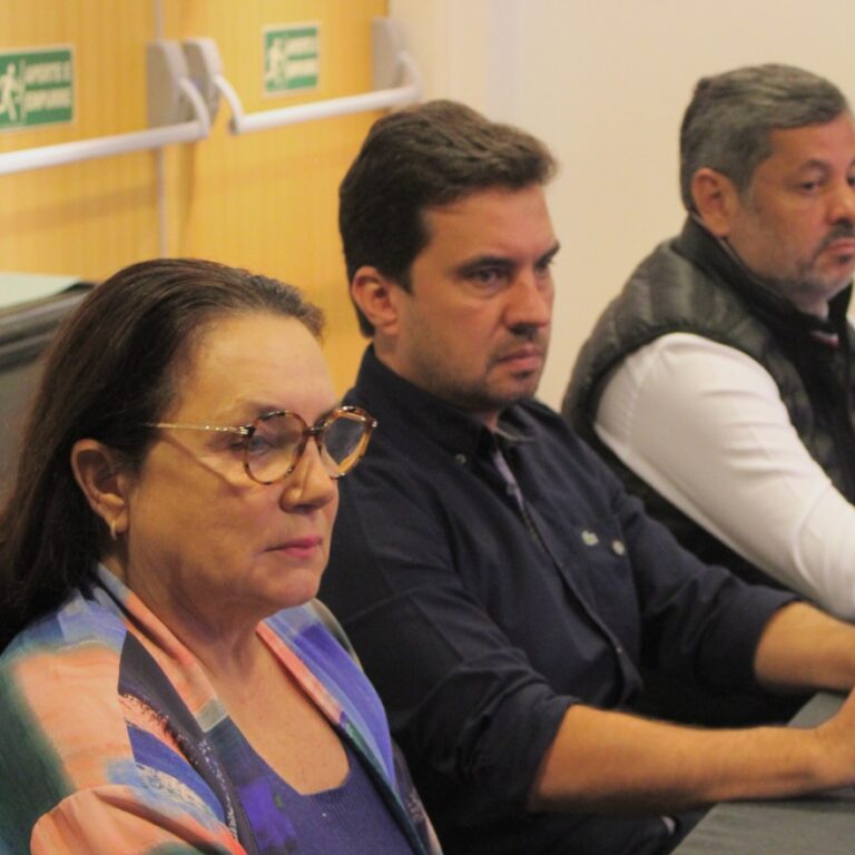 Aos 100 dias de governo, Vinicius cobra entregas e prioriza periferia