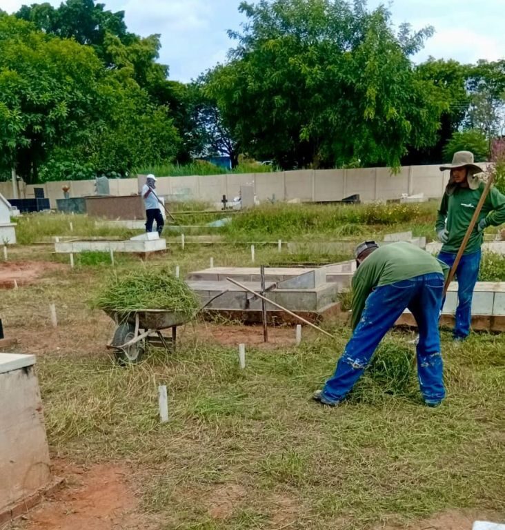 Cemitério de Padre Nóbrega recebe serviços de roçagem, capinação e sinalização