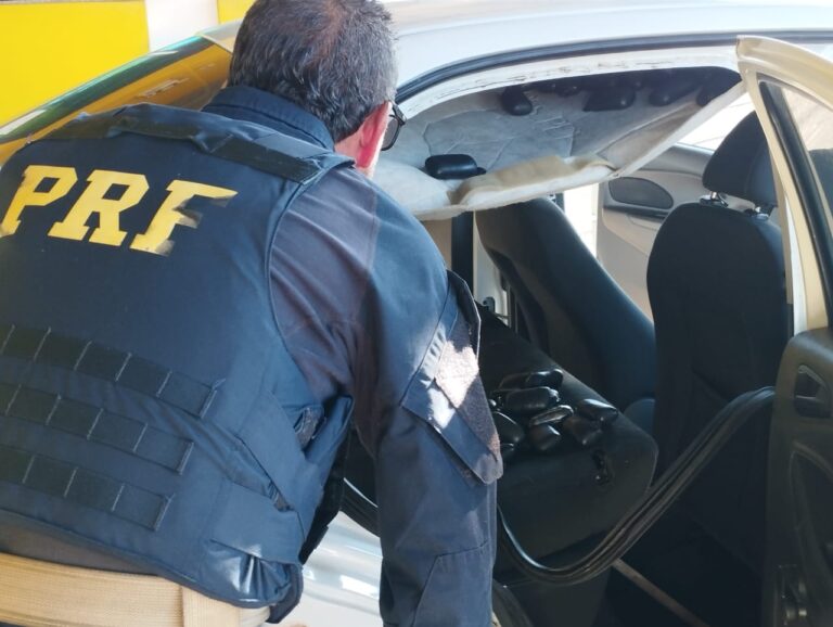 PRF apreende quase nove quilos de haxixe escondidos no teto de carro na região