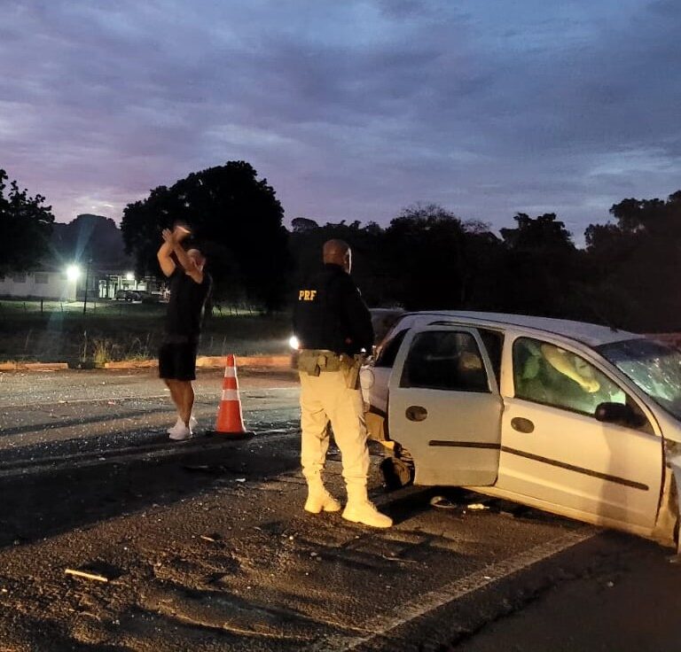Colisão frontal com caminhão na BR-153 mata morador de Marília