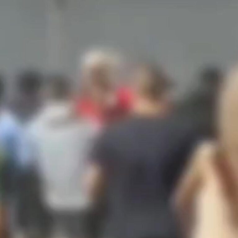 Jovem é espancado por grupo na madrugada na zona norte; veja vídeo