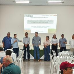 Quintana sedia simpósio e discute cultura do amendoim no oeste paulista